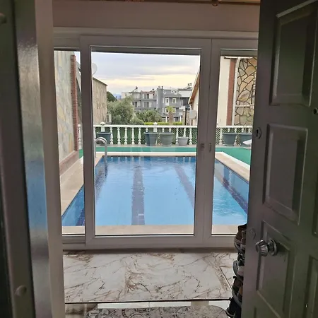 Villa Tas Ev