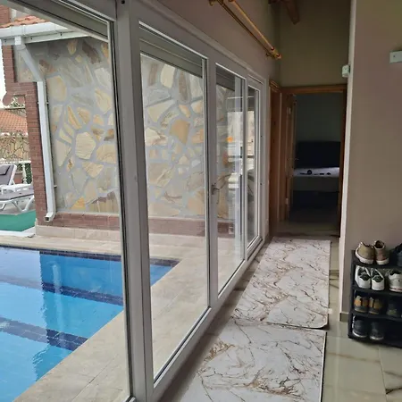 Tas Ev Villa *
